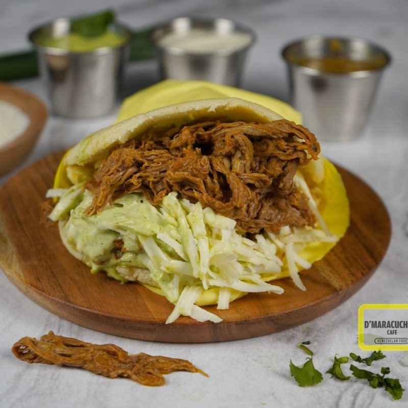 Arepa De Carne Desmechada - D Maracuchos